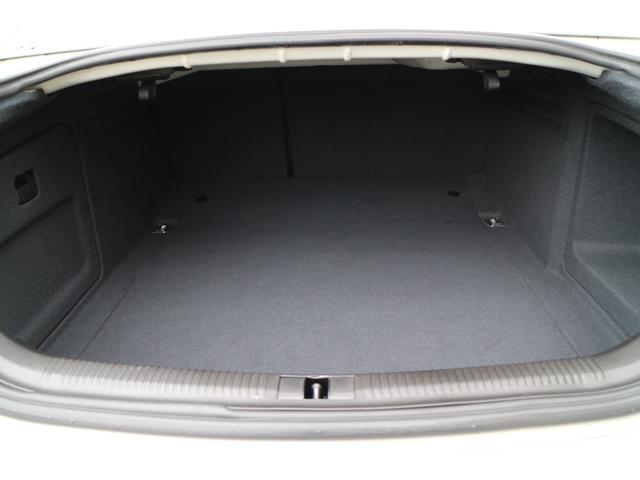 Ａ６ ３．２ＦＳＩクワトロ　フルタイム４ＷＤ（22枚目）