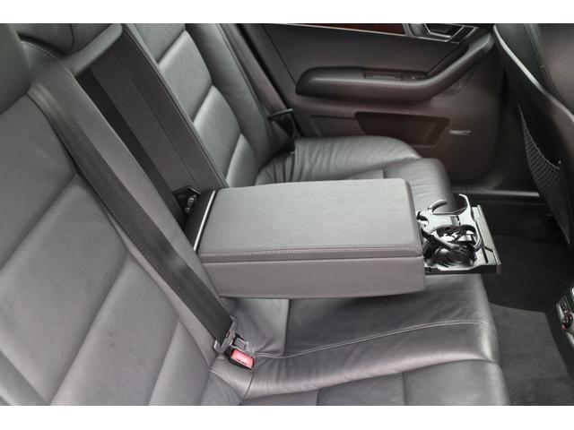 Ａ６ ３．２ＦＳＩクワトロ　フルタイム４ＷＤ（31枚目）