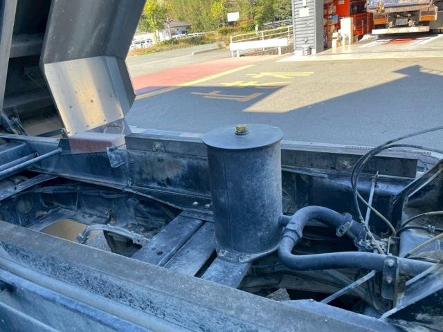 クオン UD ダンプ 6×2MT 馬力:420ps(10枚目)