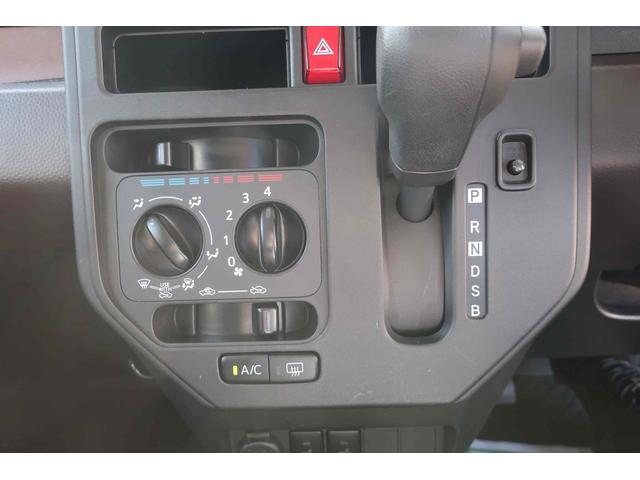 タンク Ｘ　Ｓ　４ＷＤ　ワンオーナー　ＴＶ　両側スライド・片側電動　クリアランスソナー　衝突被害軽減システム　オートマチックハイビーム　オートライト　スマートキー　アイドリングストップ　電動格納ミラー　ウォークスルー（7枚目）