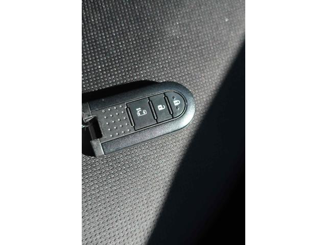 タンク Ｘ　Ｓ　４ＷＤ　ワンオーナー　ＴＶ　両側スライド・片側電動　クリアランスソナー　衝突被害軽減システム　オートマチックハイビーム　オートライト　スマートキー　アイドリングストップ　電動格納ミラー　ウォークスルー（11枚目）