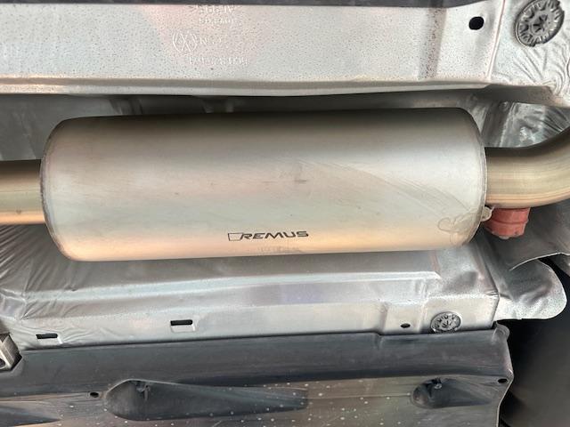 ポロGTI ベースグレード アイバッハ車高調 レカロシート REMUSマフラー ADVAN17インチAW ミシュランタイヤ デジタルインナーミラー カーボンステアリング カーボンエアロ 純正ナビ フルセグ バックカメラ ドラレコ(9枚目)