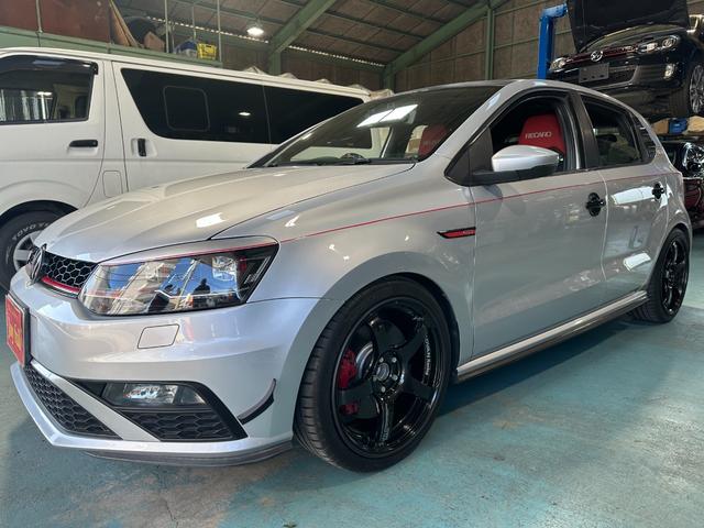 ポロGTI ベースグレード アイバッハ車高調 レカロシート REMUSマフラー ADVAN17インチAW ミシュランタイヤ デジタルインナーミラー カーボンステアリング カーボンエアロ 純正ナビ フルセグ バックカメラ ドラレコ(62枚目)
