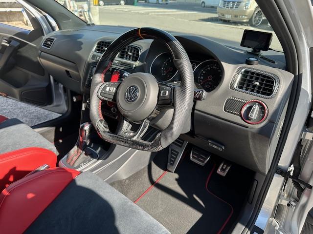 ポロGTI ベースグレード アイバッハ車高調 レカロシート REMUSマフラー ADVAN17インチAW ミシュランタイヤ デジタルインナーミラー カーボンステアリング カーボンエアロ 純正ナビ フルセグ バックカメラ ドラレコ(65枚目)