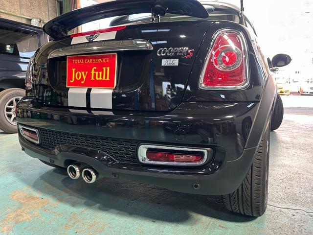 MINI クーパーS クーペ 可動式リアウィング ブラックアイキセノンライト 純正16インチブラックAW パドルシフト プッシュエンジンスタート CABANAシートカバー ETC 前後フォグ スペアキー 取説 点検記録簿 禁煙車(39枚目)