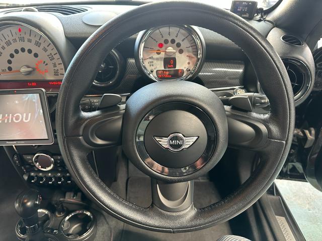 MINI クーパーS クーペ 可動式リアウィング ブラックアイキセノンライト 純正16インチブラックAW パドルシフト プッシュエンジンスタート CABANAシートカバー ETC 前後フォグ スペアキー 取説 点検記録簿 禁煙車(59枚目)