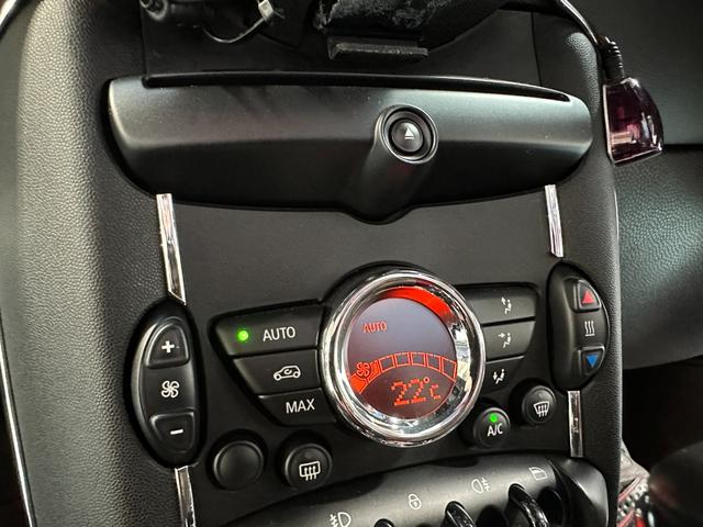 MINI クーパーS クーペ 可動式リアウィング ブラックアイキセノンライト 純正16インチブラックAW パドルシフト プッシュエンジンスタート CABANAシートカバー ETC 前後フォグ スペアキー 取説 点検記録簿 禁煙車(62枚目)