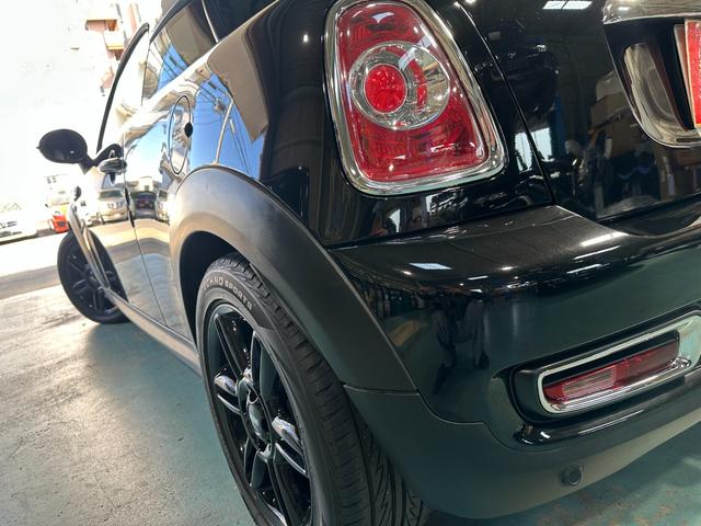 MINI クーパーS クーペ 可動式リアウィング ブラックアイキセノンライト 純正16インチブラックAW パドルシフト プッシュエンジンスタート CABANAシートカバー ETC 前後フォグ スペアキー 取説 点検記録簿 禁煙車(72枚目)