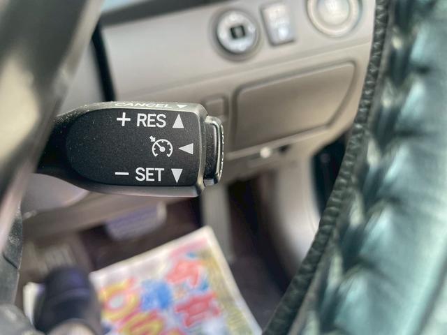 クラウン ２．５アスリート　ナビパッケージ　ナビＴＶ　バックカメラ　スマートキー　プッシュスタート　クルーズコントロール　パワーシート　ＥＴＣ　アルミホイール　ＡＢＳ　エアバッグ　横滑り防止装置　盗難防止システム（15枚目）