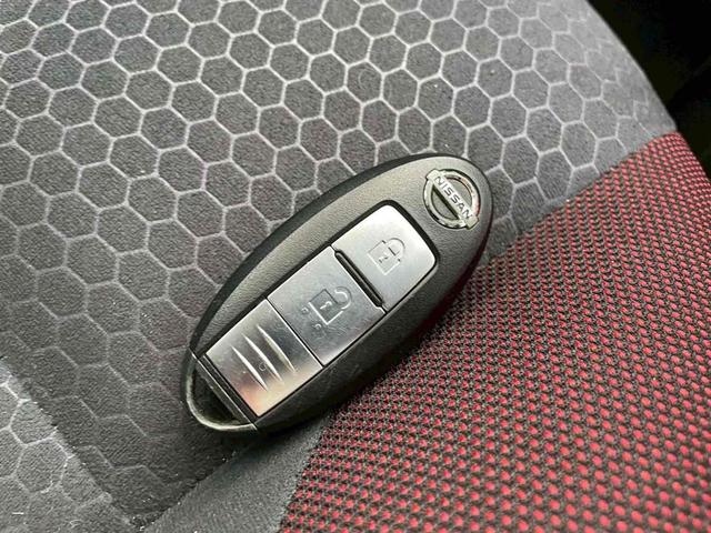 ジューク 16GT バックカメラ TV オートライト アルミホイール スマートキー 電動格納ミラー CVT 衝突安全ボディ CD DVD再生 ミュージックプレイヤー接続可 Bluetooth ABS ESC エアコン(6枚目)