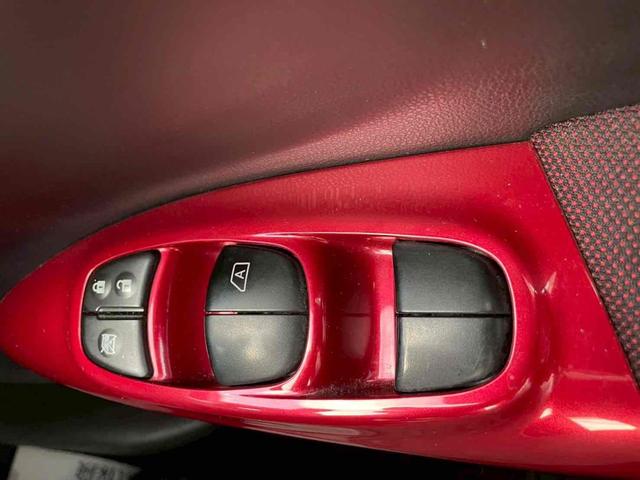 ジューク 16GT バックカメラ TV オートライト アルミホイール スマートキー 電動格納ミラー CVT 衝突安全ボディ CD DVD再生 ミュージックプレイヤー接続可 Bluetooth ABS ESC エアコン(9枚目)