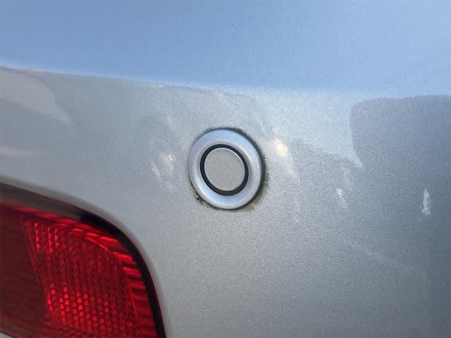 アルト Ｌ　ＴＶ　クリアランスソナー　レーンアシスト　衝突被害軽減システム　オートライト　アイドリングストップ　シートヒーター　ＣＶＴ　ＡＢＳ　ＥＳＣ　ＣＤ　ミュージックプレイヤー接続可　アルミホイール　エアコン（16枚目）