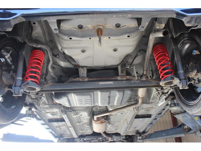 下廻りは目立つような錆び、腐食、オイル漏れなどは御座いません。