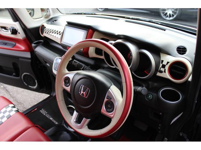 �v���̋Ǝ҂ɂ��K���X�R�[�e�B���O�A���[���N���[�j���O���s���Ă���܂��B