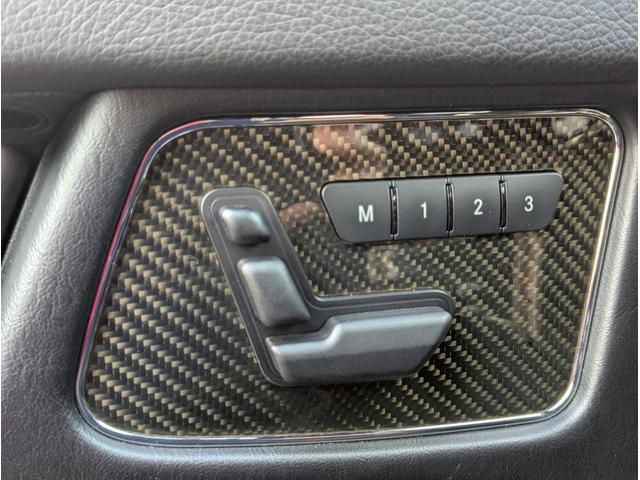 Ｇクラス Ｇ６３　アクラポビッチ可変バルブ付きマフラー／エディション４６３専用アルミ／ＡＭＧカーボンインテリアトリム／社外カーボンステアリング／９インチナビ／革シート／サンルーフ（57枚目）