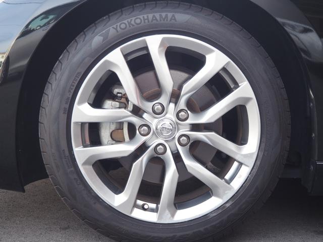 フェアレディＺ バージョンＴ　純正ナビ　ワンセグ　バックカメラ　ハーフレザーシート　シートヒーター　ＢＯＳＥサウンド　パワーシート　パドルシフト　ステアリングスイッチ　純正１８アルミ　ＥＴＣ　ＨＩＤヘッドライト　プッシュスタート（16枚目）