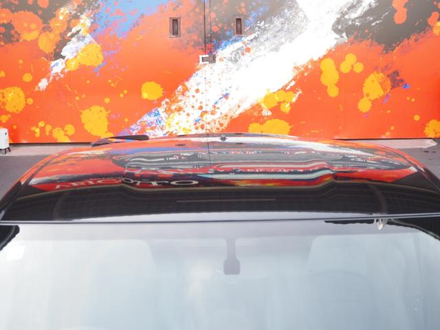 フェアレディＺ バージョンＴ　純正ナビ　ワンセグ　バックカメラ　ハーフレザーシート　シートヒーター　ＢＯＳＥサウンド　パワーシート　パドルシフト　ステアリングスイッチ　純正１８アルミ　ＥＴＣ　ＨＩＤヘッドライト　プッシュスタート（32枚目）