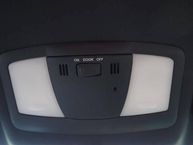 フェアレディＺ バージョンＴ　純正ナビ　ワンセグ　バックカメラ　ハーフレザーシート　シートヒーター　ＢＯＳＥサウンド　パワーシート　パドルシフト　ステアリングスイッチ　純正１８アルミ　ＥＴＣ　ＨＩＤヘッドライト　プッシュスタート（33枚目）