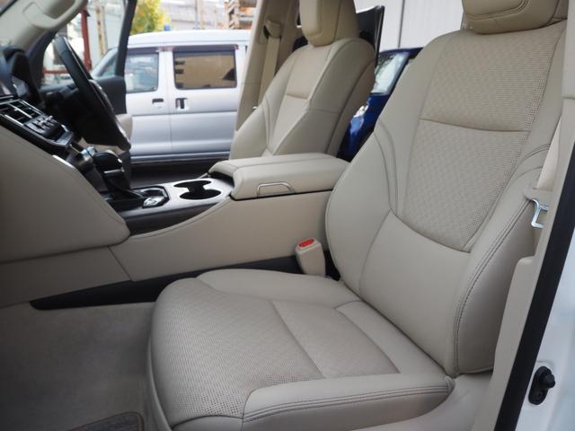 ランドクルーザー ＺＸ　メーカーナビ　フルセグ　３６０°カメラ　リアエンターテインメント　クールＢＯＸ　寒冷地仕様　ベージュレザー　サンルーフ　７人乗り　パワーシート　パワーハッチ　ベンチレーション　シートヒーター（17枚目）