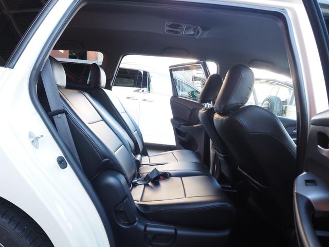 オデッセイ アブソルート 純正ナビ バックカメラ ハーフレザーシート HIDヘッドライト 純正18インチアルミホイール ETC キーレスキー オートエアコン 純正エアロ ステアリングスイッチ パドルシフト クルーズコントロール(9枚目)