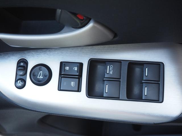 オデッセイ アブソルート 純正ナビ バックカメラ ハーフレザーシート HIDヘッドライト 純正18インチアルミホイール ETC キーレスキー オートエアコン 純正エアロ ステアリングスイッチ パドルシフト クルーズコントロール(61枚目)