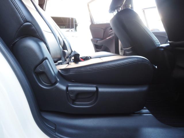 オデッセイ アブソルート 純正ナビ バックカメラ ハーフレザーシート HIDヘッドライト 純正18インチアルミホイール ETC キーレスキー オートエアコン 純正エアロ ステアリングスイッチ パドルシフト クルーズコントロール(65枚目)