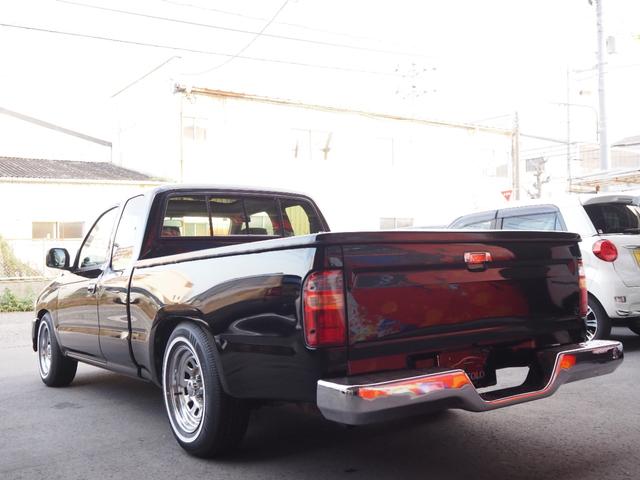 ハイラックススポーツピック 　社外オーディオ　Ｂｌｕｅｔｏｏｔｈオーディオ　ムーンルーフ　ナルディウッドステアリング　トノカバー　社外１５インチアルミホイール　パワーステアリング　パワーウィンドウ　エアコン　ＥＴＣ（5枚目）