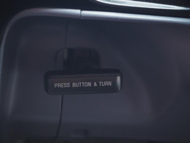 ハイラックススポーツピック 　社外オーディオ　Ｂｌｕｅｔｏｏｔｈオーディオ　ムーンルーフ　ナルディウッドステアリング　トノカバー　社外１５インチアルミホイール　パワーステアリング　パワーウィンドウ　エアコン　ＥＴＣ（50枚目）