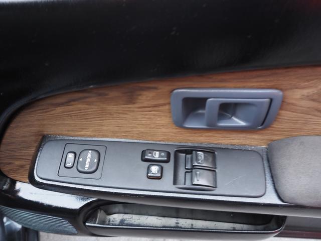 ハイラックススポーツピック 　社外オーディオ　Ｂｌｕｅｔｏｏｔｈオーディオ　ムーンルーフ　ナルディウッドステアリング　トノカバー　社外１５インチアルミホイール　パワーステアリング　パワーウィンドウ　エアコン　ＥＴＣ（63枚目）