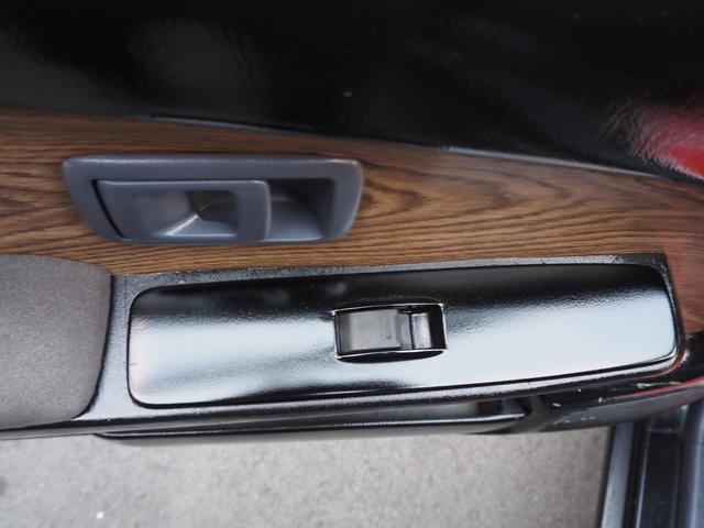 ハイラックススポーツピック 　社外オーディオ　Ｂｌｕｅｔｏｏｔｈオーディオ　ムーンルーフ　ナルディウッドステアリング　トノカバー　社外１５インチアルミホイール　パワーステアリング　パワーウィンドウ　エアコン　ＥＴＣ（69枚目）