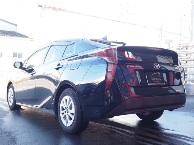 プリウス Ｓ　社外ナビ　フルセグ　バックカメラ　レーダークルーズ　オートハイビーム　ステアリングスイッチ　レーンディパーチャーアラート　ＬＥＤヘッドライト　純正１５インチアルミホイール　ワンオーナー　ＥＴＣ（6枚目）