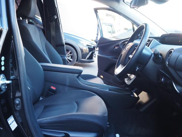 プリウス Ｓ　社外ナビ　フルセグ　バックカメラ　レーダークルーズ　オートハイビーム　ステアリングスイッチ　レーンディパーチャーアラート　ＬＥＤヘッドライト　純正１５インチアルミホイール　ワンオーナー　ＥＴＣ（10枚目）