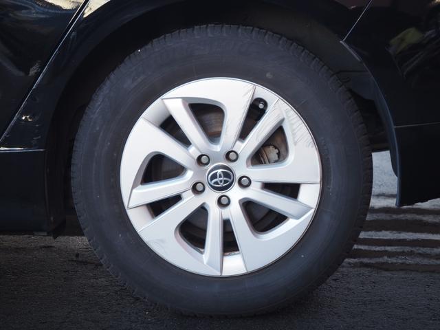 プリウス Ｓ　社外ナビ　フルセグ　バックカメラ　レーダークルーズ　オートハイビーム　ステアリングスイッチ　レーンディパーチャーアラート　ＬＥＤヘッドライト　純正１５インチアルミホイール　ワンオーナー　ＥＴＣ（23枚目）