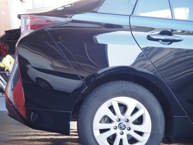 プリウス Ｓ　社外ナビ　フルセグ　バックカメラ　レーダークルーズ　オートハイビーム　ステアリングスイッチ　レーンディパーチャーアラート　ＬＥＤヘッドライト　純正１５インチアルミホイール　ワンオーナー　ＥＴＣ（30枚目）