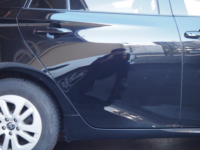 プリウス Ｓ　社外ナビ　フルセグ　バックカメラ　レーダークルーズ　オートハイビーム　ステアリングスイッチ　レーンディパーチャーアラート　ＬＥＤヘッドライト　純正１５インチアルミホイール　ワンオーナー　ＥＴＣ（32枚目）