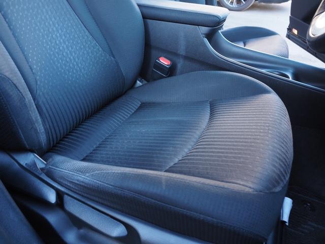 プリウス Ｓ　社外ナビ　フルセグ　バックカメラ　レーダークルーズ　オートハイビーム　ステアリングスイッチ　レーンディパーチャーアラート　ＬＥＤヘッドライト　純正１５インチアルミホイール　ワンオーナー　ＥＴＣ（58枚目）