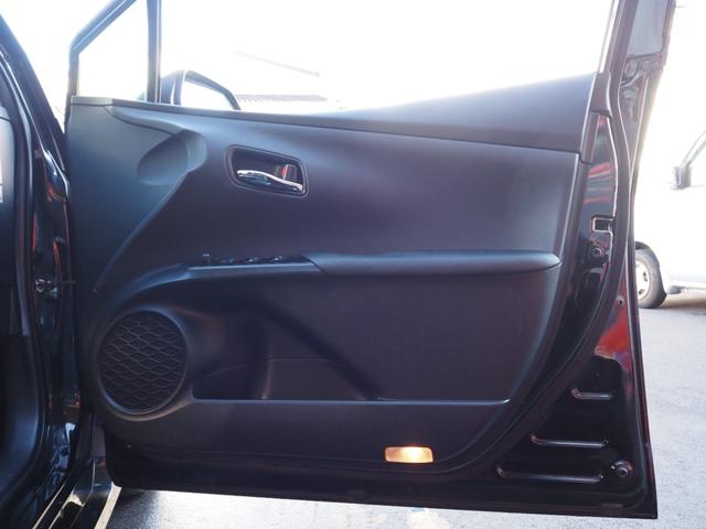 プリウス Ｓ　社外ナビ　フルセグ　バックカメラ　レーダークルーズ　オートハイビーム　ステアリングスイッチ　レーンディパーチャーアラート　ＬＥＤヘッドライト　純正１５インチアルミホイール　ワンオーナー　ＥＴＣ（60枚目）