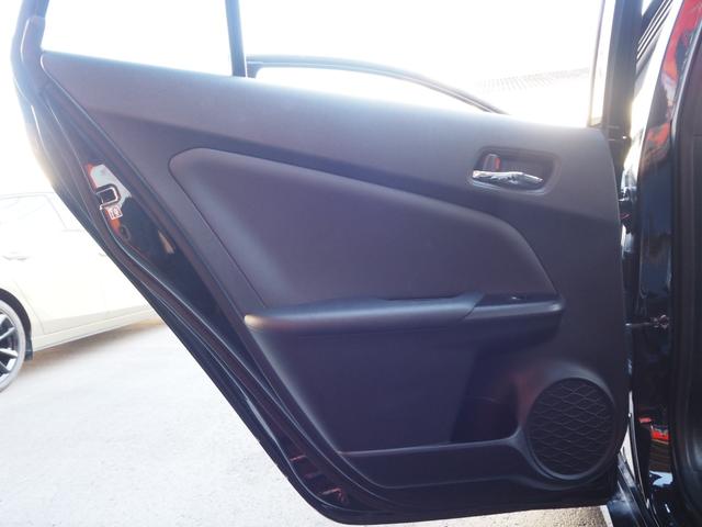 プリウス Ｓ　社外ナビ　フルセグ　バックカメラ　レーダークルーズ　オートハイビーム　ステアリングスイッチ　レーンディパーチャーアラート　ＬＥＤヘッドライト　純正１５インチアルミホイール　ワンオーナー　ＥＴＣ（70枚目）