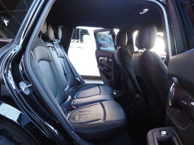 ＭＩＮＩ クーパーＳＤ　クラブマン　純正ナビ　バックカメラ　ハーフレザーシート　ＬＥＤヘッドライト　純正１８インチアルミホイール　ＥＴＣ　プッシュスタート　ステアリングスイッチ　クルーズコントロール　シートヒーター（9枚目）