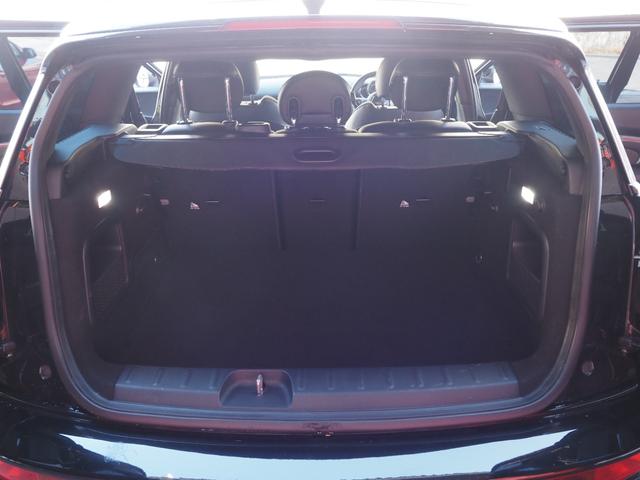 ＭＩＮＩ クーパーＳＤ　クラブマン　純正ナビ　バックカメラ　ハーフレザーシート　ＬＥＤヘッドライト　純正１８インチアルミホイール　ＥＴＣ　プッシュスタート　ステアリングスイッチ　クルーズコントロール　シートヒーター（10枚目）