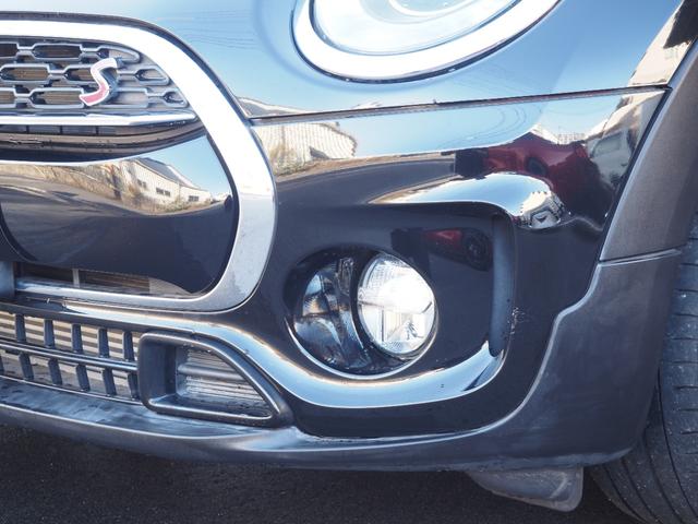 ＭＩＮＩ クーパーＳＤ　クラブマン　純正ナビ　バックカメラ　ハーフレザーシート　ＬＥＤヘッドライト　純正１８インチアルミホイール　ＥＴＣ　プッシュスタート　ステアリングスイッチ　クルーズコントロール　シートヒーター（17枚目）