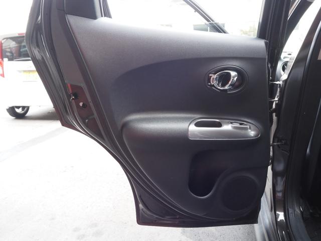 ジューク １５ＲＸ　アーバンセレクション　ナビ　ワンセグ　バックカメラ　ＨＩＤヘッドライト　純正１７インチアルミホイール　プッシュスタート　オートライト　ＥＴＣ　電動格納ミラー　オートライト　オートエアコン（63枚目）