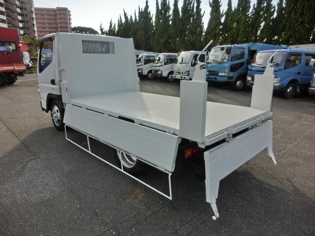 2t積載 全低床 三方開 4ナンバー H23年式 オートマ車 荷台内寸長約3050mm 走行19万キロ(18枚目)