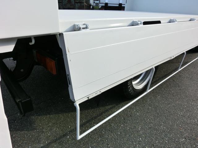 2t積載 全低床 三方開 4ナンバー H23年式 オートマ車 荷台内寸長約3050mm 走行19万キロ(23枚目)