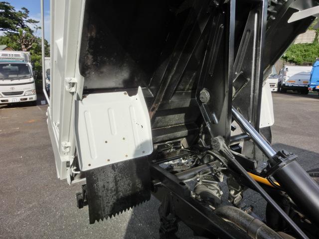 2t積載 全低床 三方開 4ナンバー H23年式 オートマ車 荷台内寸長約3050mm 走行19万キロ(28枚目)