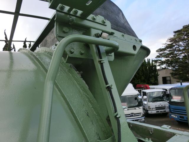 10.92t積載 増トンコンクリートミキサー H20年式 2デフ 新明和8.9m3 混合容量10800kg 走行18万7千kmキロ(24枚目)