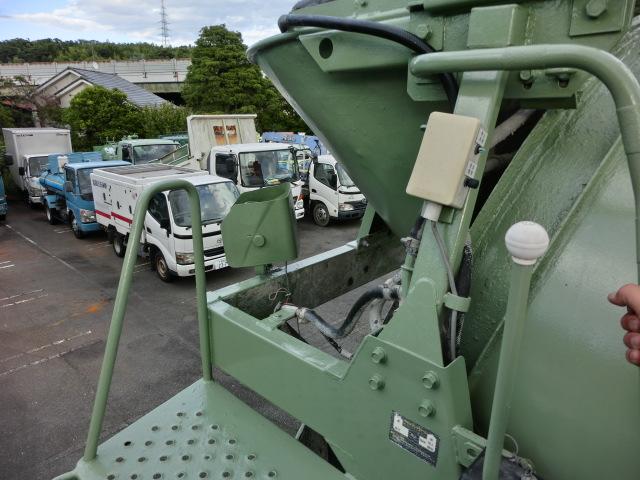 10.92t積載 増トンコンクリートミキサー H20年式 2デフ 新明和8.9m3 混合容量10800kg 走行18万7千kmキロ(47枚目)