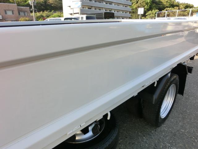 1.5t積載 平ボディ 全低床 十尺 ディーゼル H24年式 12V Wタイヤ 4ナンバー ターボ付 準中免 AT 荷台寸310cm 走行18万キロ(33枚目)