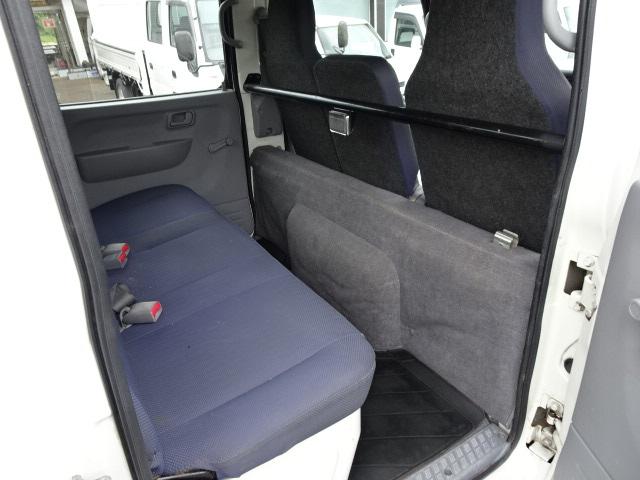 1.25t積載 Wキャブ 全低床 4WD H19年式 リアWタイヤ 荷台内寸210cm 12V 軽油 準中免(10枚目)
