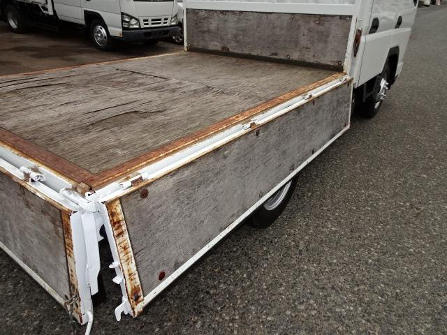 1.25t積載 Wキャブ 全低床 4WD H19年式 リアWタイヤ 荷台内寸210cm 12V 軽油 準中免(25枚目)